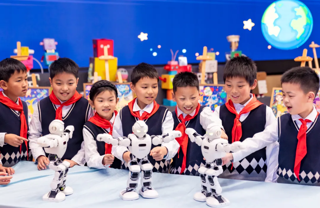 2030年前在中小学基本普及人工智能教育?教育界如何看待这件事